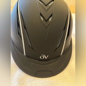 Ovation Horseback Riding Helmet, Matte Black, Child’s SM like new w/dust bag